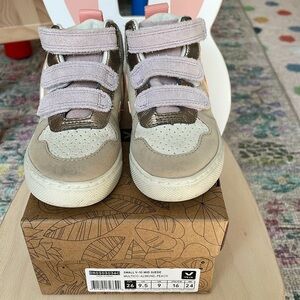 Veja Kids Small V-10 Mid (Toddler) Multicolor/Almond/Peach - Sz 9.5 US / 26 EU